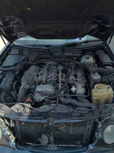 Mercedes E 270 1999, 450,000 km - 2.7 l - Bakı