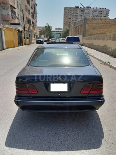 Mercedes E 270 1999, 450,000 km - 2.7 l - Bakı