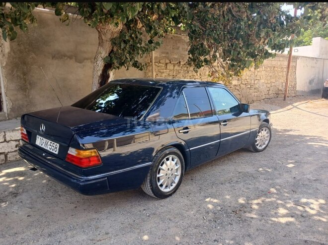 Mercedes E 220 1993, 250,000 km - 2.2 л - Bakı