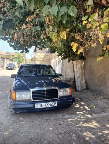 Mercedes E 220 1993, 250,000 km - 2.2 л - Bakı