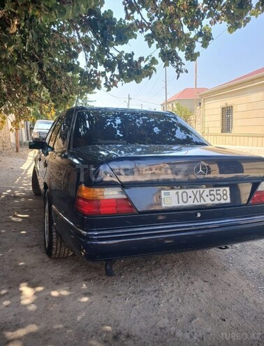 Mercedes E 220 1993, 250,000 km - 2.2 л - Bakı