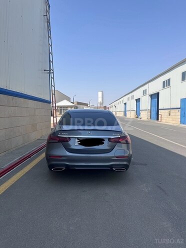 Mercedes E 300 e 4MATIC-3