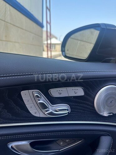 Mercedes E 300 e 4MATIC-10