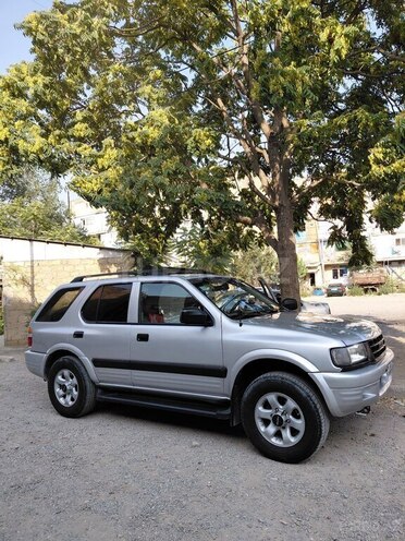 Isuzu  1999, 238,183 km - 3.2 l - Göygöl