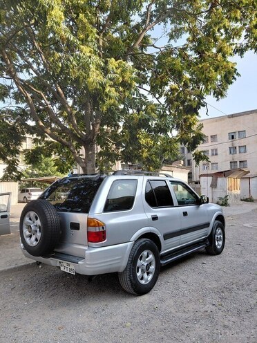 Isuzu  1999, 238,183 km - 3.2 l - Göygöl