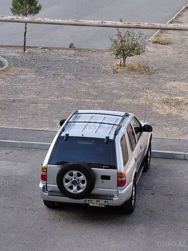 Isuzu  1999, 238,183 km - 3.2 l - Göygöl