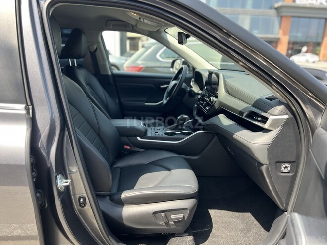 Toyota Highlander 2023, 28,140 km - 2.4 l - Bakı