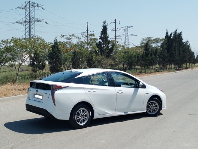 Toyota Prius 2018, 130,000 km - 1.8 l - Sumqayıt