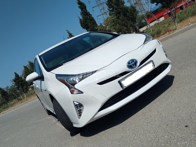 Toyota Prius 2018, 130,000 km - 1.8 l - Sumqayıt