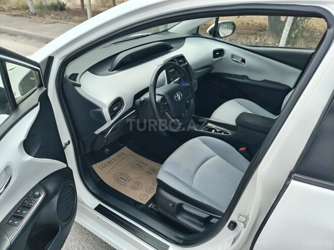 Toyota Prius 2018, 130,000 km - 1.8 l - Sumqayıt