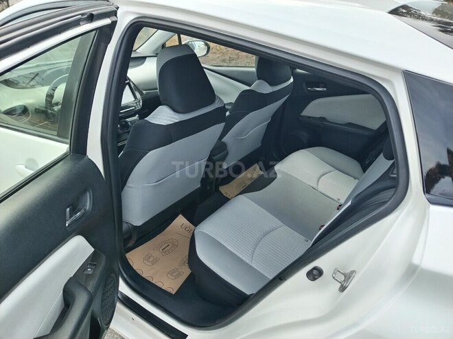 Toyota Prius 2018, 130,000 km - 1.8 l - Sumqayıt