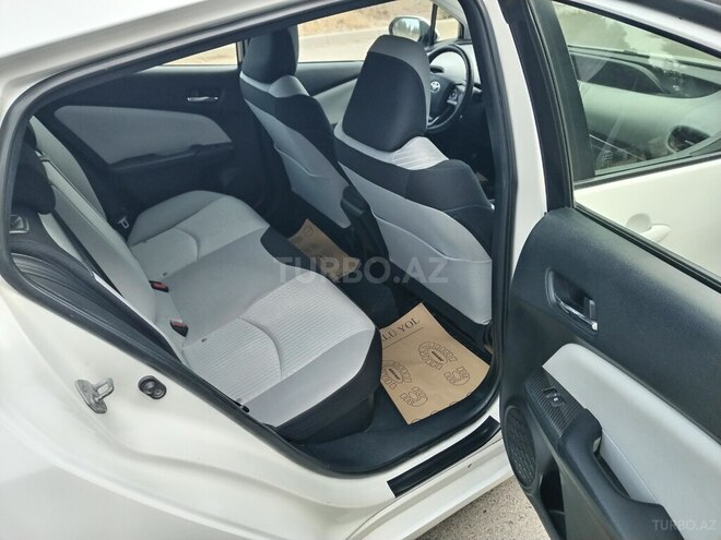 Toyota Prius 2018, 130,000 km - 1.8 l - Sumqayıt