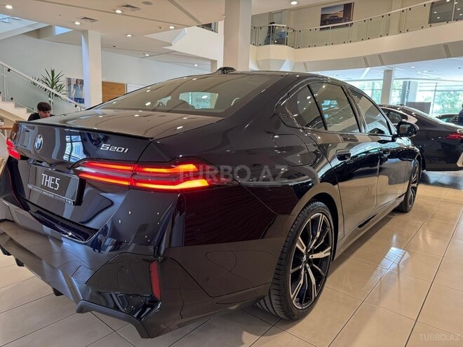 BMW 520-9