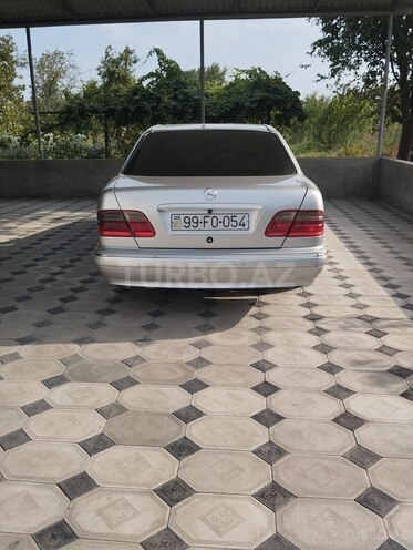 Mercedes E 270 1999, 382,000 km - 2.7 l - Biləsuvar