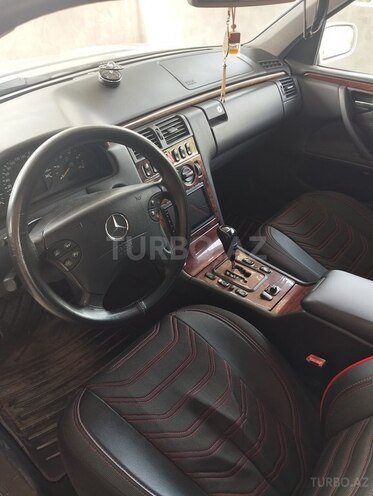 Mercedes E 270 1999, 382,000 km - 2.7 l - Biləsuvar