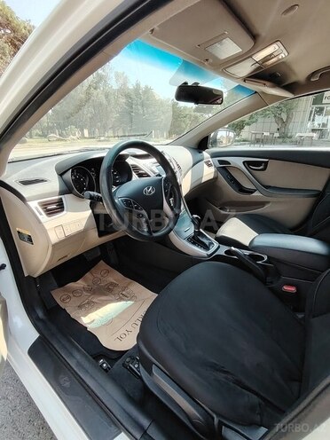 Hyundai Elantra 2015, 97,000 km - 1.8 л - Bakı
