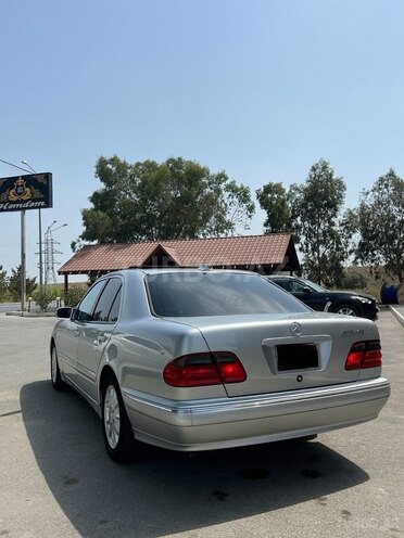 Mercedes E 320 2000, 323,000 km - 3.2 l - Yevlax