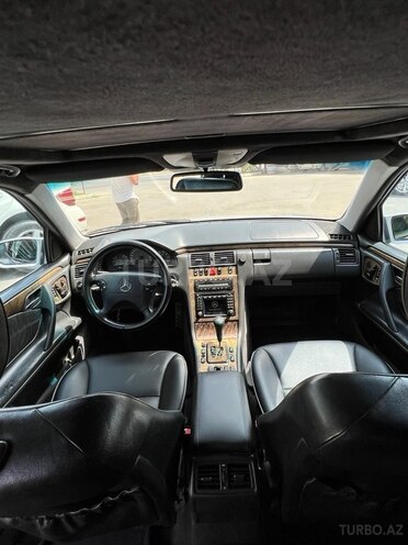 Mercedes E 320 2000, 323,000 km - 3.2 l - Yevlax