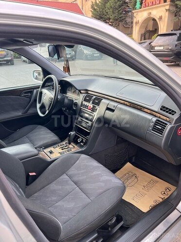 Mercedes E 220 d 2001, 320,000 km - 2.2 l - Bakı