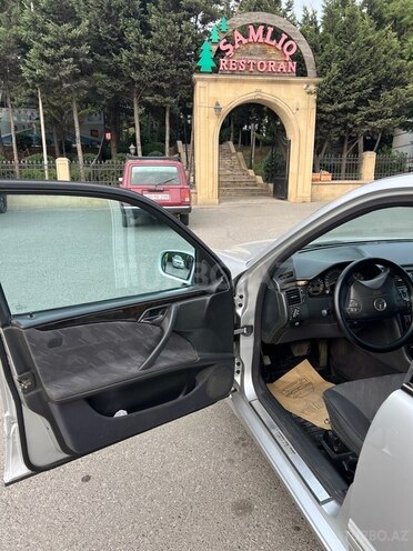 Mercedes E 220 d 2001, 320,000 km - 2.2 l - Bakı