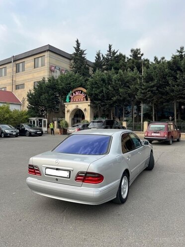 Mercedes E 220 d 2001, 320,000 km - 2.2 l - Bakı