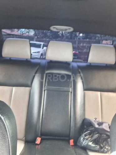 Mercedes E 240 2001, 263,570 km - 2.6 l - Bakı