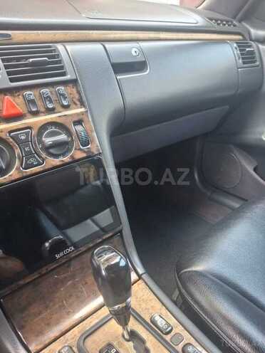 Mercedes E 240 2001, 263,570 km - 2.6 l - Bakı