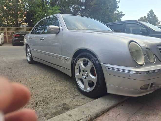 Mercedes E 240 2001, 263,570 km - 2.6 l - Bakı
