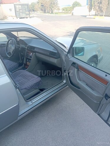 Mercedes E 250 1994, 516,577 km - 2.5 l - Bakı