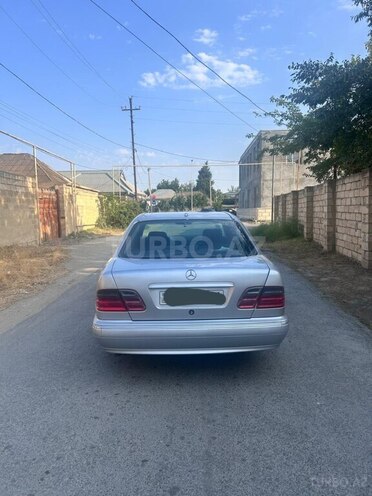 Mercedes E 280 2001, 285,694 km - 2.8 l - Şirvan