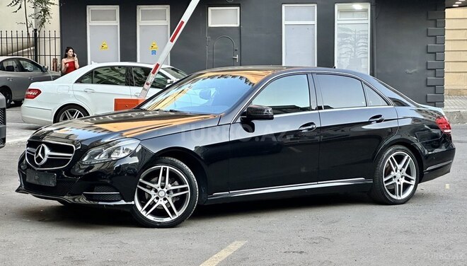 Mercedes E 220 d 2015, 369,000 km - 2.1 л - Bakı