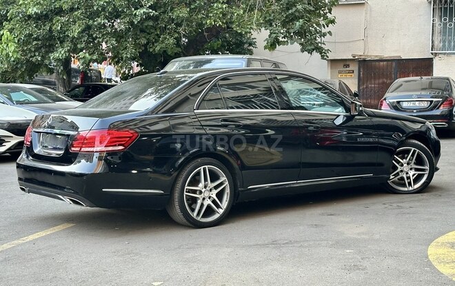 Mercedes E 220 d 2015, 369,000 km - 2.1 л - Bakı