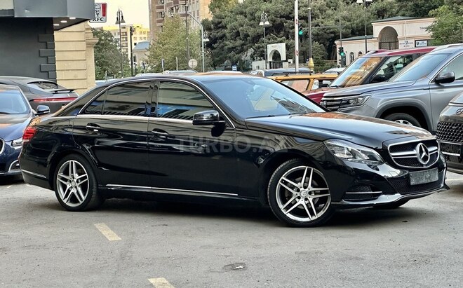 Mercedes E 220 d 2015, 369,000 km - 2.1 л - Bakı