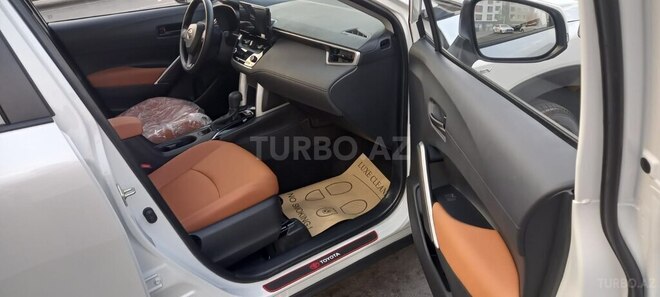 Toyota Corolla Cross 2025, 0 km - 2.0 л - Bakı