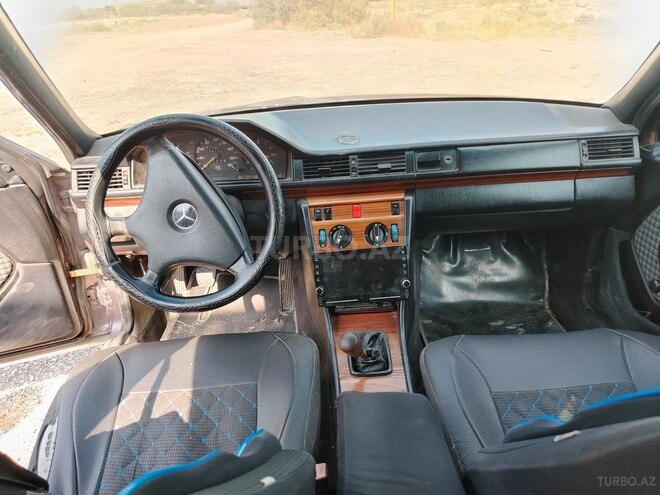 Mercedes E 200 1993, 98,740 km - 2.0 l - Sumqayıt