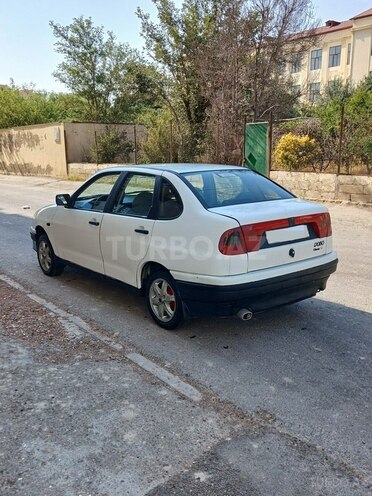 Volkswagen Polo 1996, 320,000 km - 1.6 l - Bakı