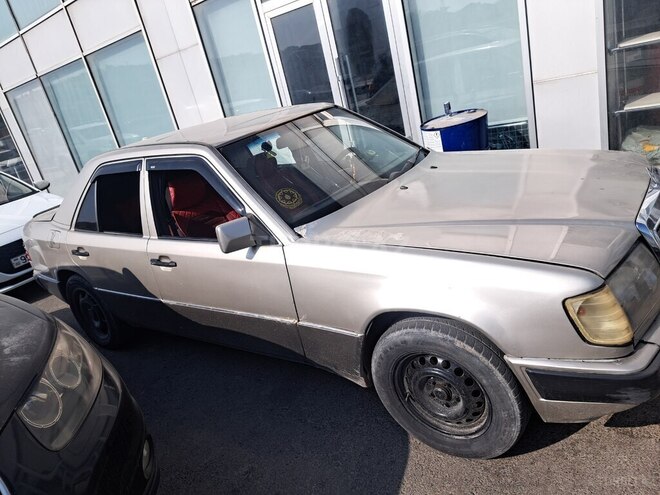 Mercedes E 200 1993, 155,580 km - 2.0 l - Bakı