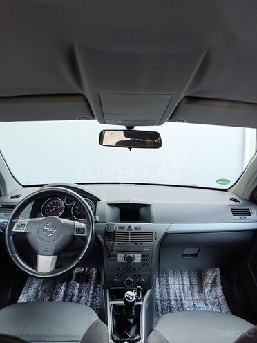 Opel Astra 2004, 242,000 km - 1.4 л - Mingəçevir