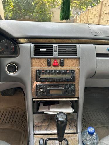 Mercedes E 280 4MATIC 1999, 416,000 km - 2.8 l - Şirvan