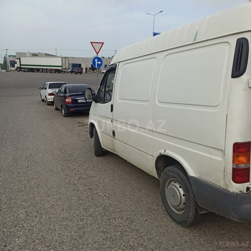 Ford Transit 1999, 500,000 km - 2.5 l - Qusar
