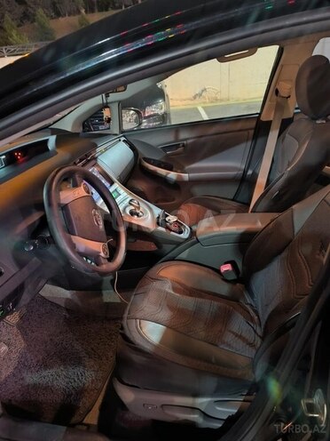 Toyota Prius 2015, 283,985 km - 1.8 л - Bakı