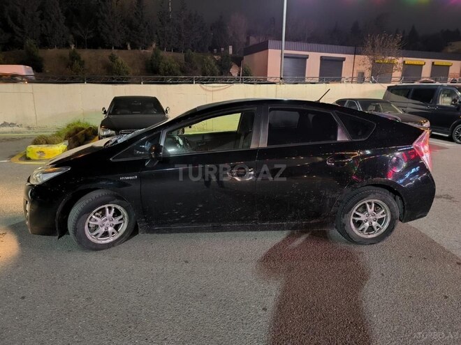Toyota Prius 2015, 283,985 km - 1.8 л - Bakı