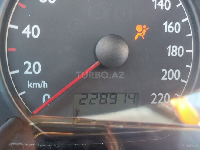 Volkswagen Polo 2002, 228,900 km - 1.4 l - Bakı
