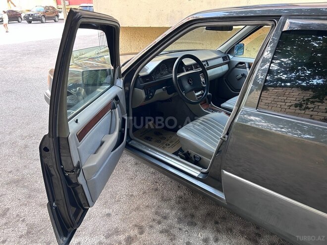 Mercedes E 230 1991, 461,000 km - 2.3 l - Bakı