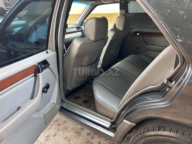 Mercedes E 230 1991, 461,000 km - 2.3 l - Bakı