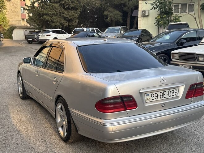 Mercedes E 240 1999, 256,666 km - 2.4 l - Bakı