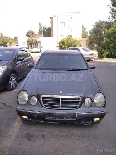 Mercedes E 220 d 1999, 119,000 km - 2.2 l - Bakı