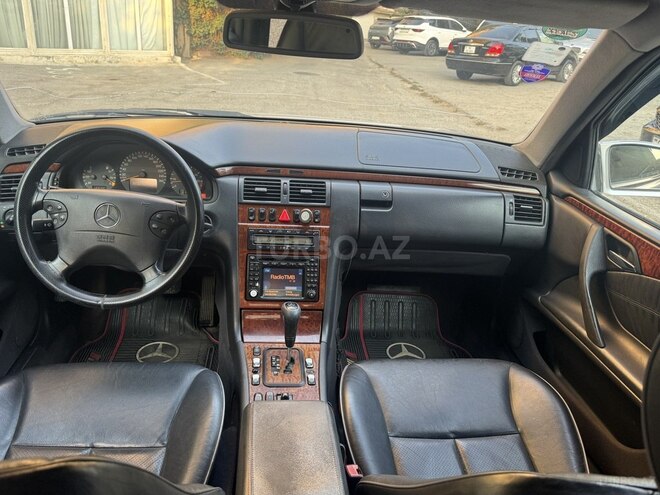 Mercedes E 240 1999, 256,666 km - 2.4 l - Bakı