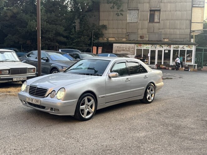 Mercedes E 240 1999, 256,666 km - 2.4 l - Bakı