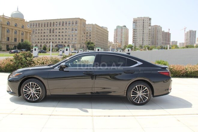 Lexus ES 300h 2023, 27,000 km - 2.5 l - Bakı